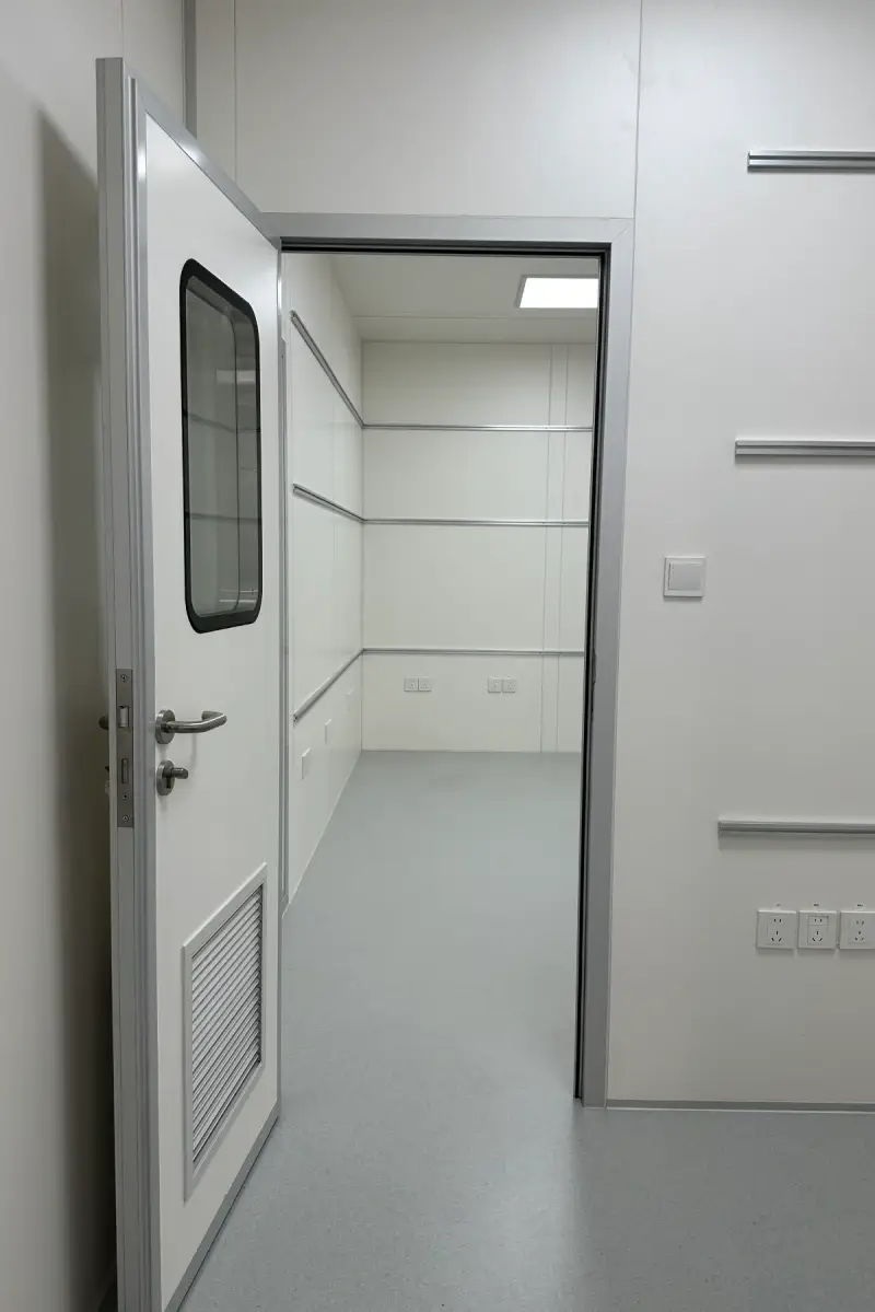 Modular cleanroom interior