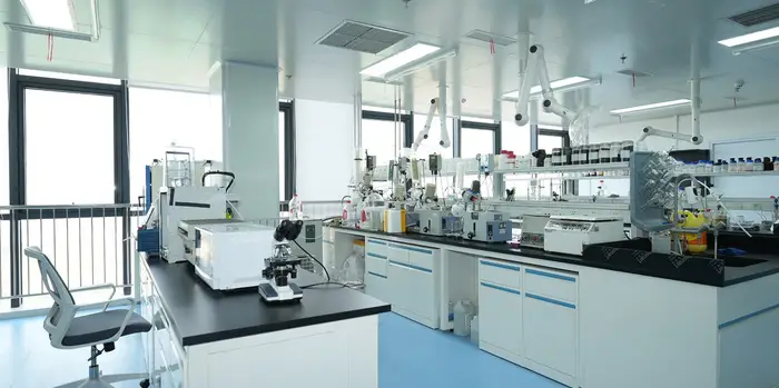 Modular cleanroom installation in biopharma facility