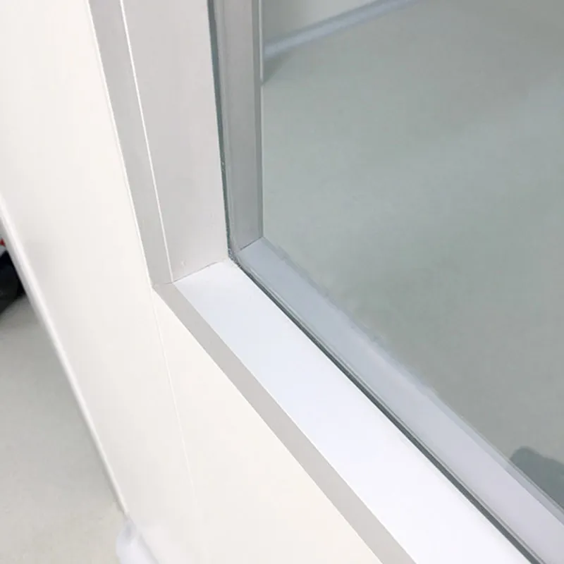 Clean room single glass window