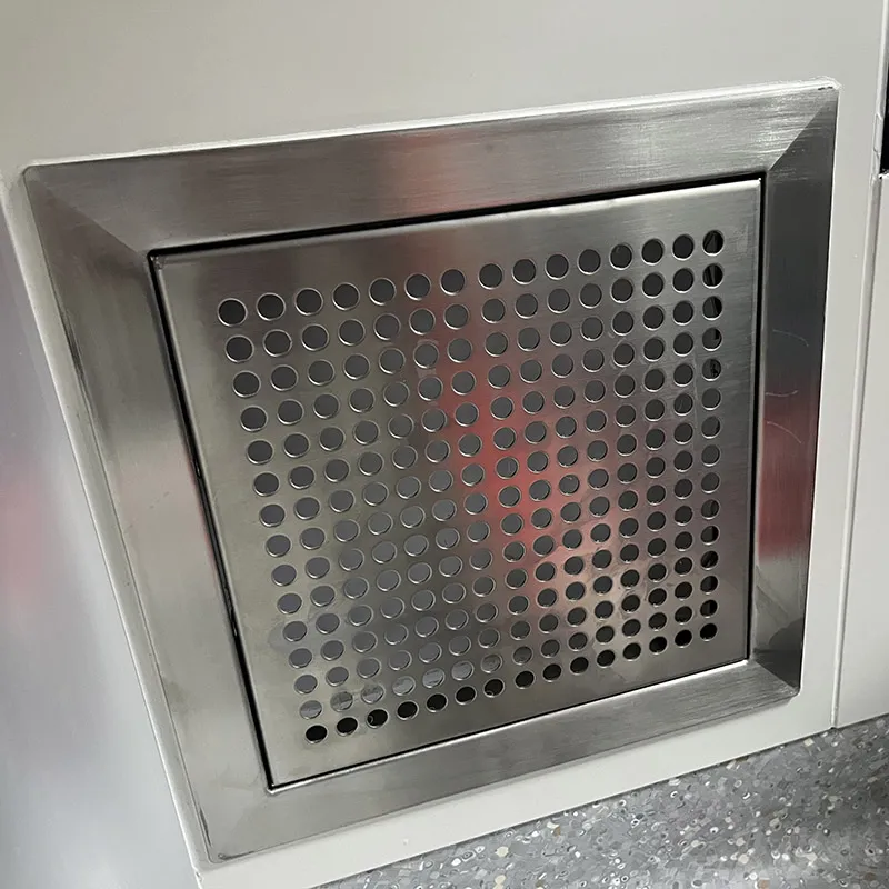 Painel de sanduíche ventilado